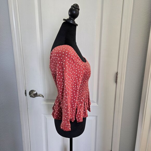 American Eagle Rust Polka Dot Ruffle 3/4 Sleeve Smocked Peplum Top Size M, Red - Picture 4 of 11